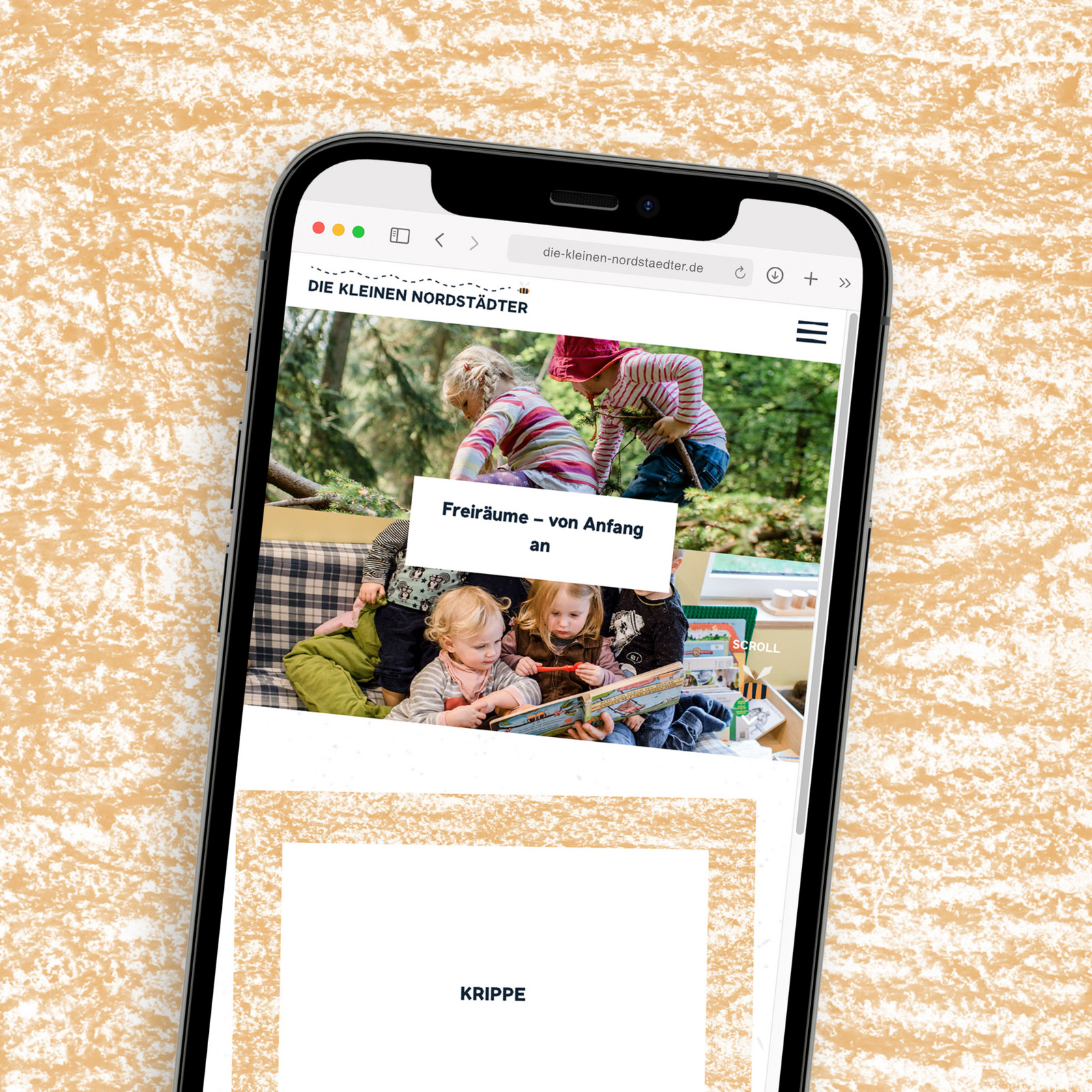 hochzwei_gewa_teaser_04.jpg Kinder spielen auf einer Bank