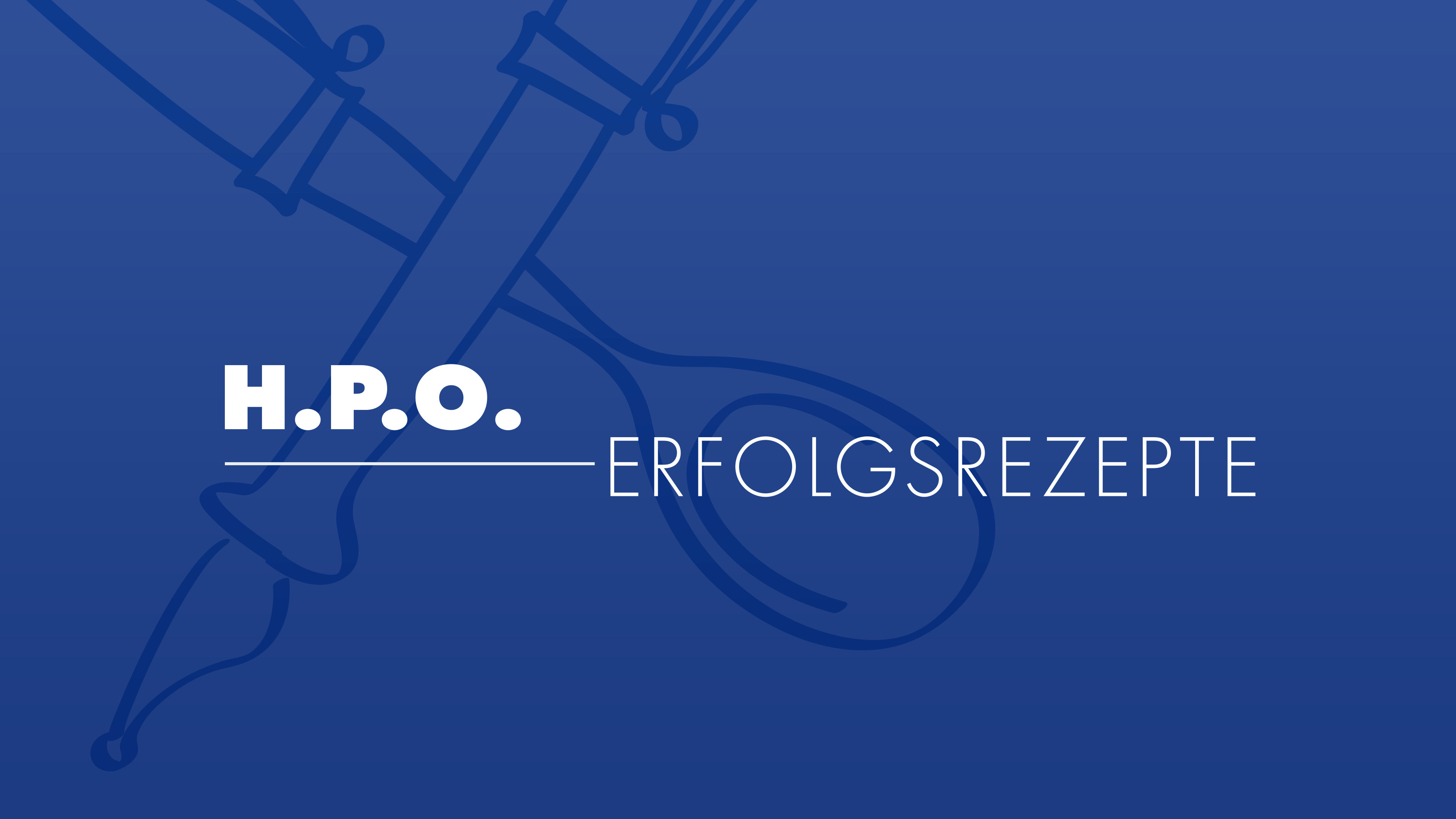 Logo von HPO mit einem Kochlöffel im Hintergrund